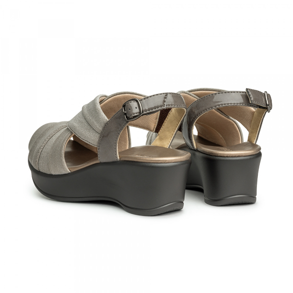 130クロスサンダル