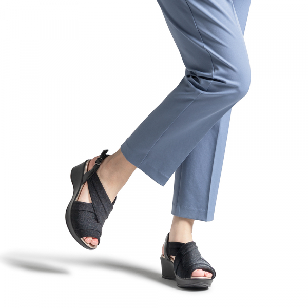 130クロスサンダル