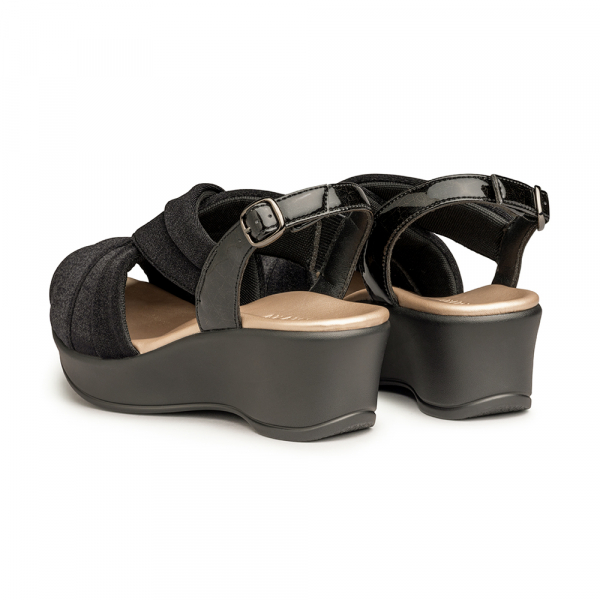 130クロスサンダル