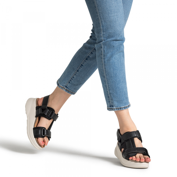 172厚底サンダル