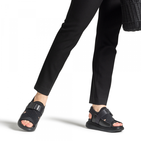 161スニーカーサンダル