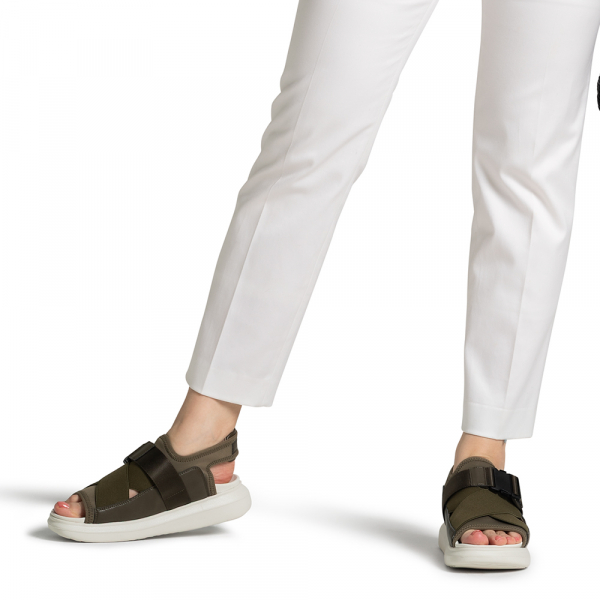 161スニーカーサンダル