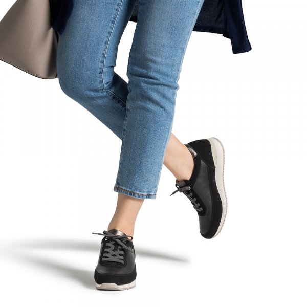 151レースアップ