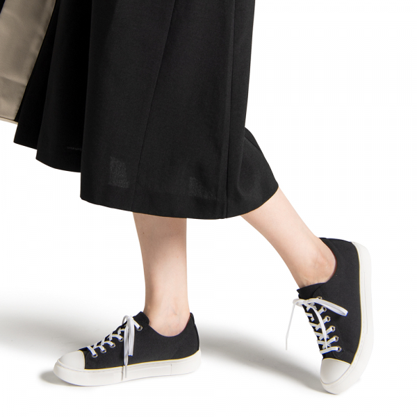 143レースアップキャンバス