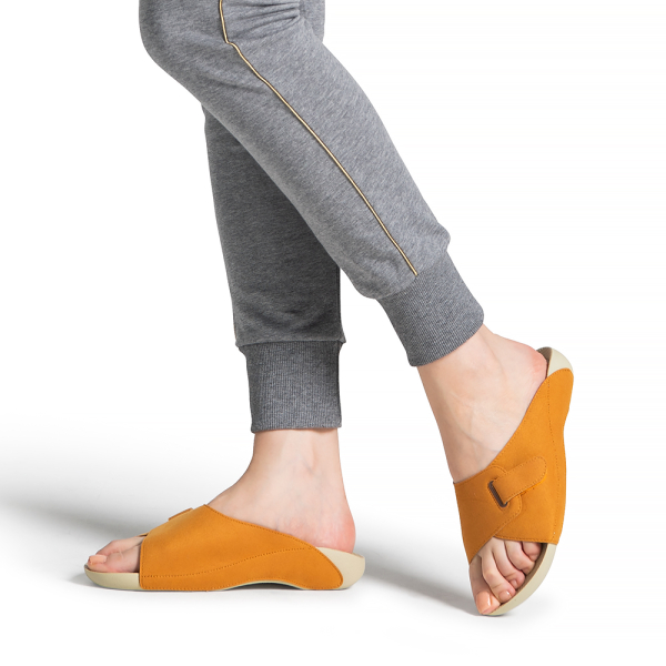 603 指圧(スリッパ・室内履き) | 外反母趾、足底筋膜炎を解決するスリッパ | AKAISHI 公式通販